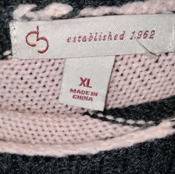 Poncho Style With Sleeve - Picture 2 of 4